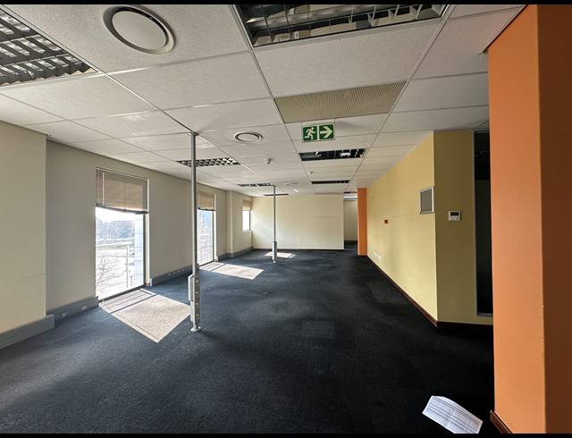 432M² OFFICE TO LET IN ECO PARK ESTATE